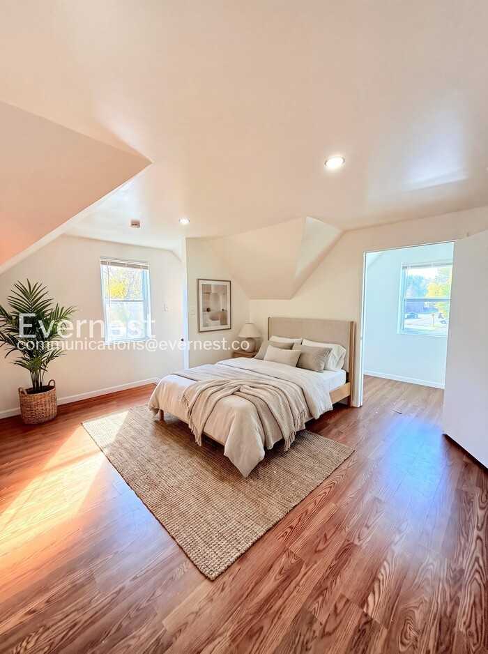 15700 Sorrento St - Photo 4 of 29