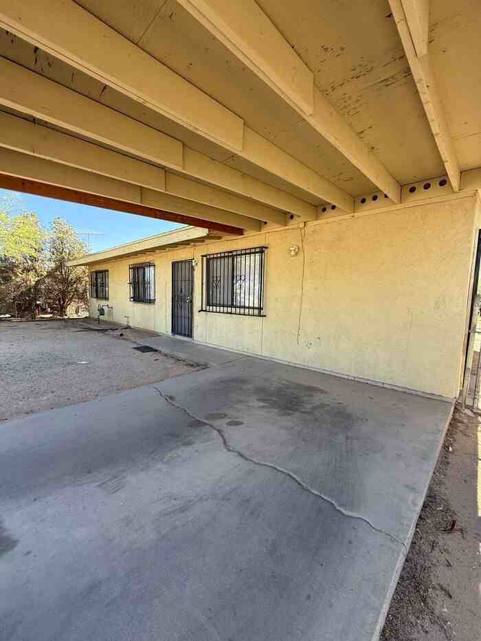 6030 S Fontana Ave - Photo 2 of 19