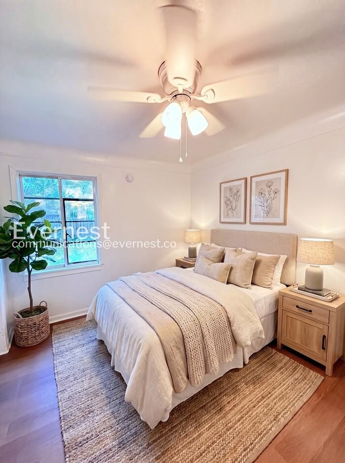 5107 Cadieux Rd - Photo 3 of 26