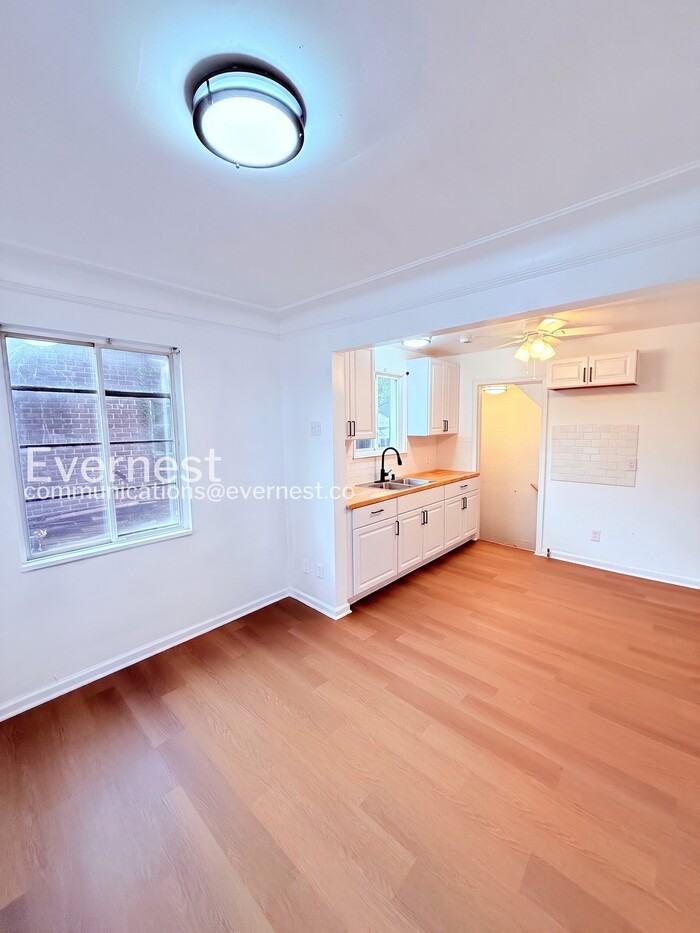 5107 Cadieux Rd - Photo 5 of 26