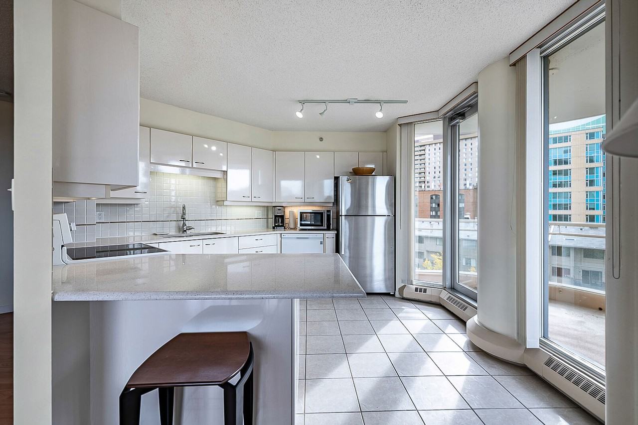 804 3 Ave Sw - Photo 4 of 12