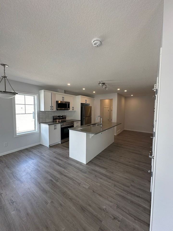 45 Carringwood Close Nw - Photo 3 of 19