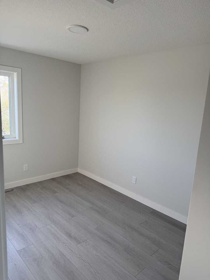 12955 116 St Nw - Photo 4 of 7