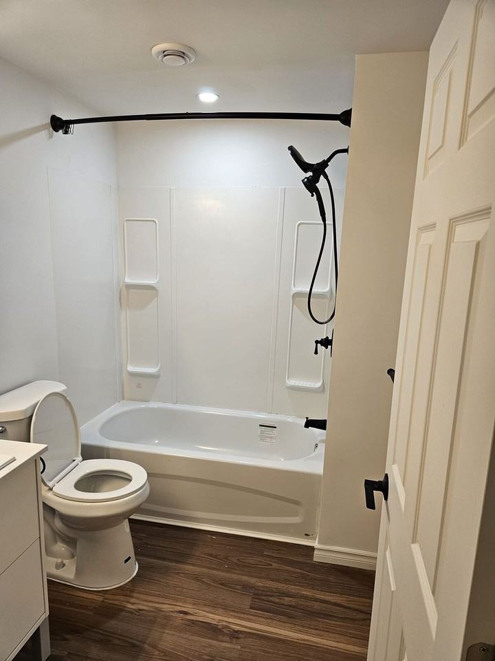 202 Donna Wyatt Way - Photo 2 of 11