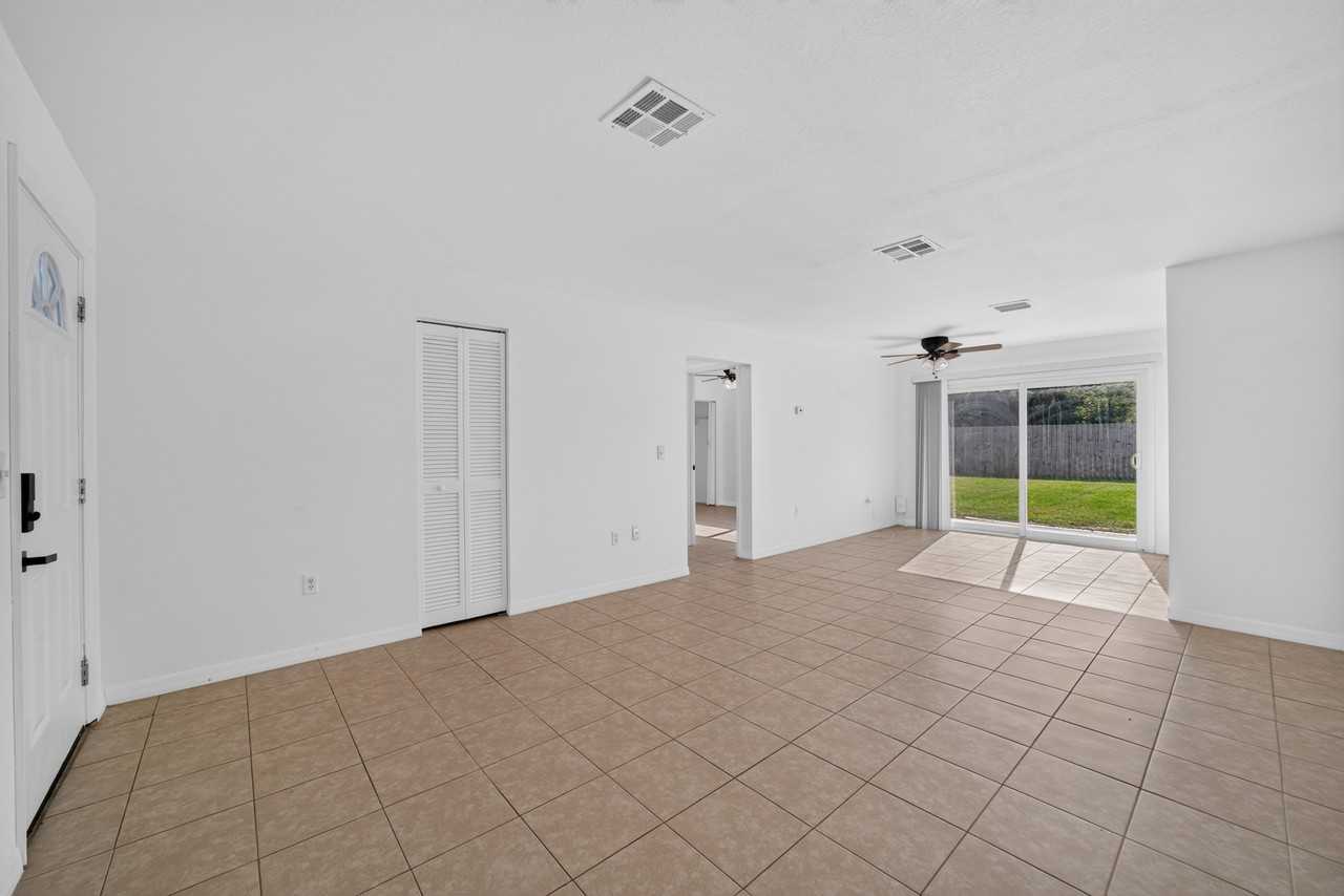 10133 Sw 84th Avenue Rd #1 - Photo 6 of 20