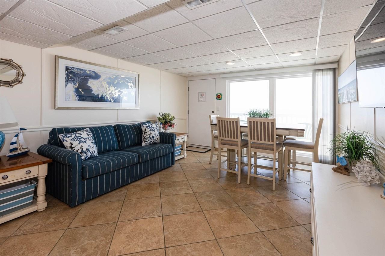 404 E Denver Ave #420 - Photo 2 of 20