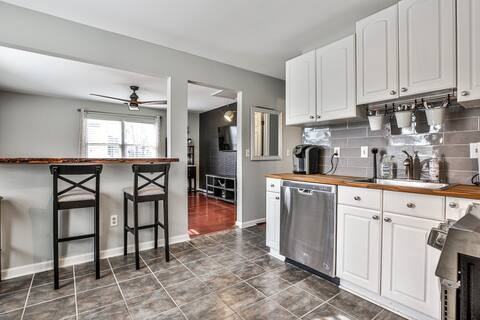815 Verner St Nw #B - Photo 3 of 17