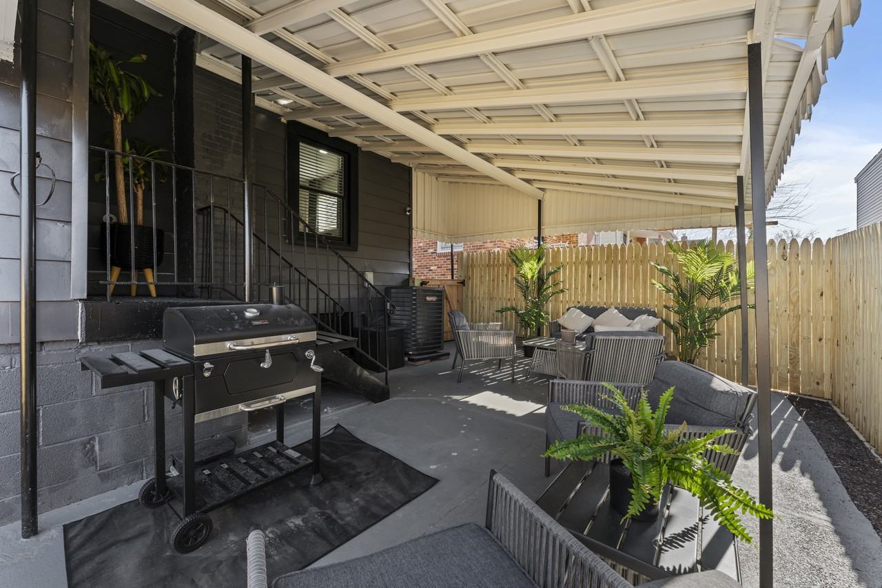 5503 Jay St Ne #NA - Photo 3 of 33