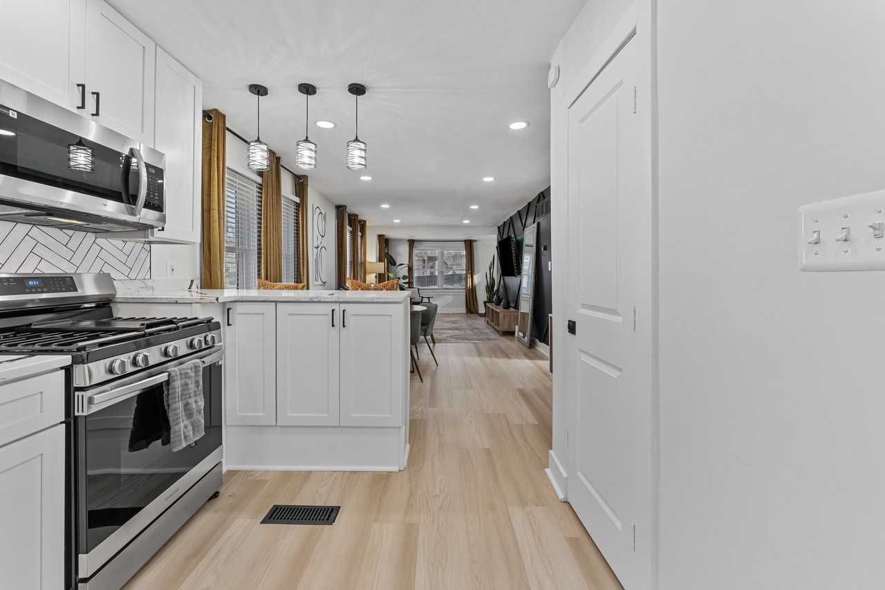 5503 Jay St Ne #NA - Photo 7 of 33