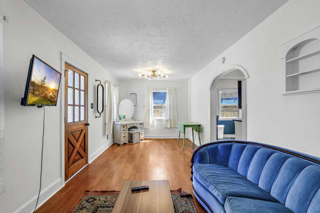 1315 W Alturas St #NA - Photo 2 of 34