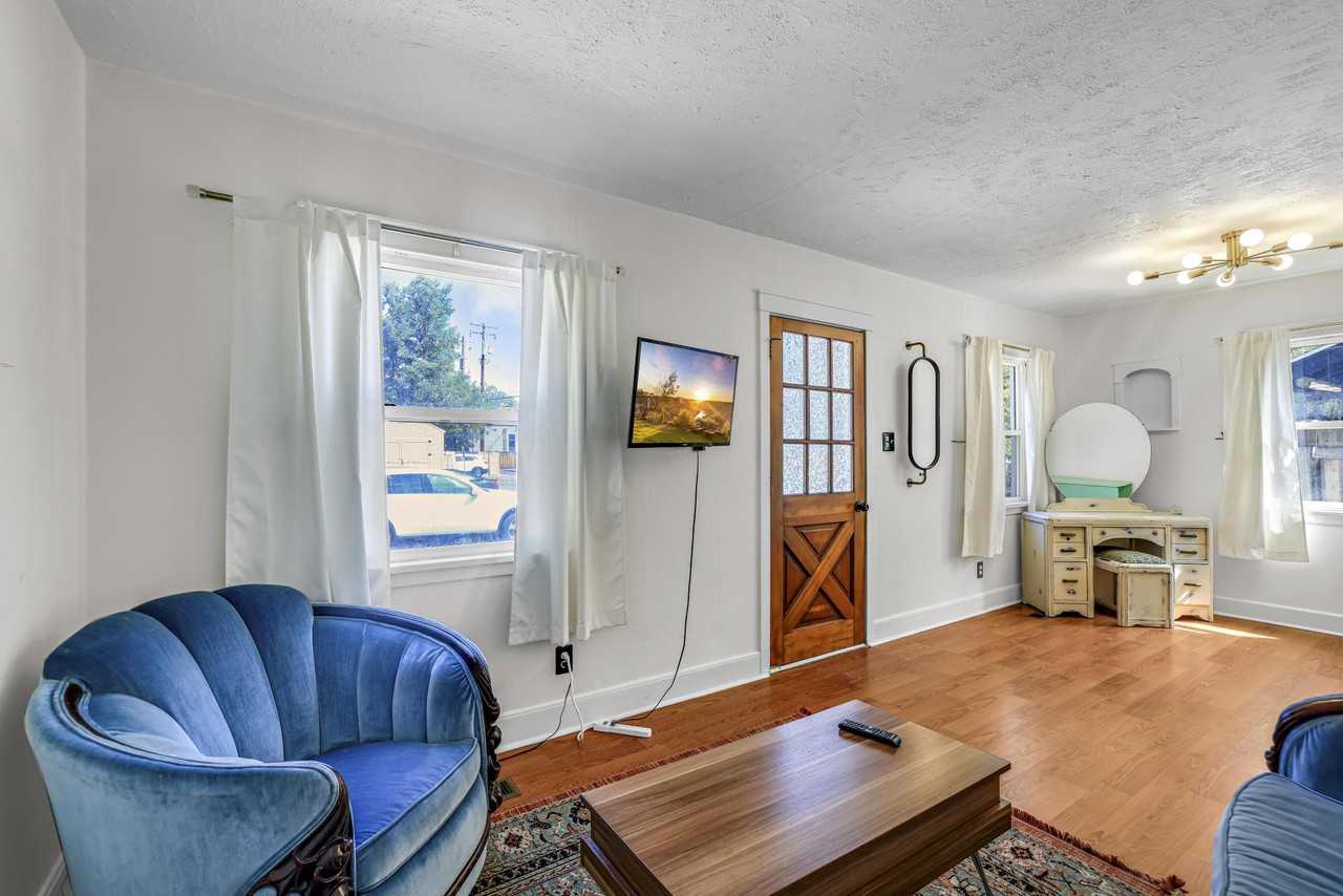 1315 W Alturas St #NA - Photo 3 of 34