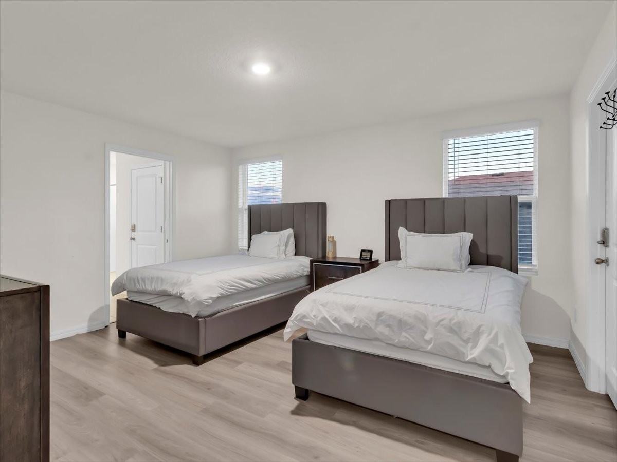 5546 Logan Cave Ave #NA - Photo 5 of 16