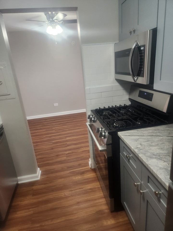 226 Shorewood Dr #2C - Photo 6 of 9