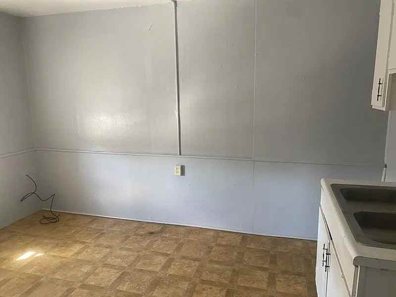 2228 Shelby St #C - Photo 3 of 5