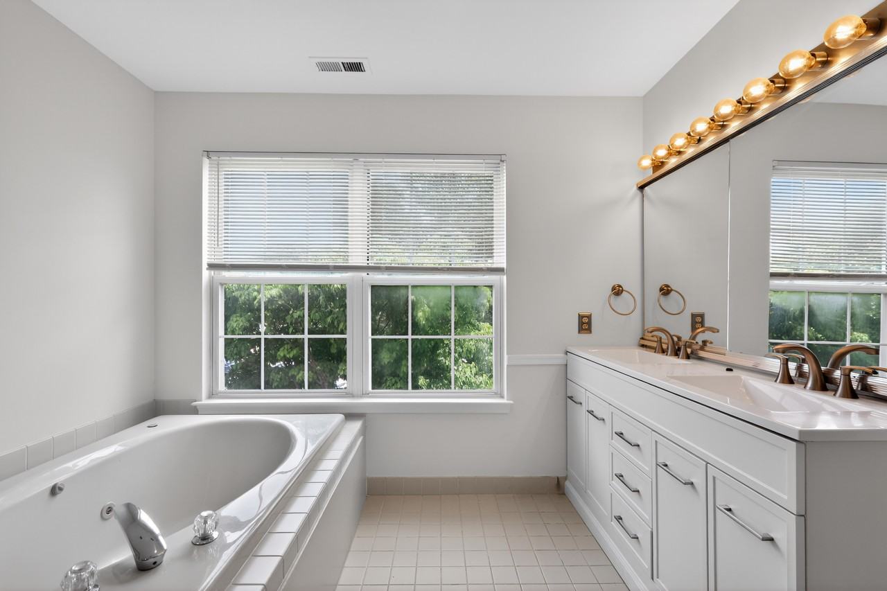 22 Victoria Cir - Photo 6 of 13