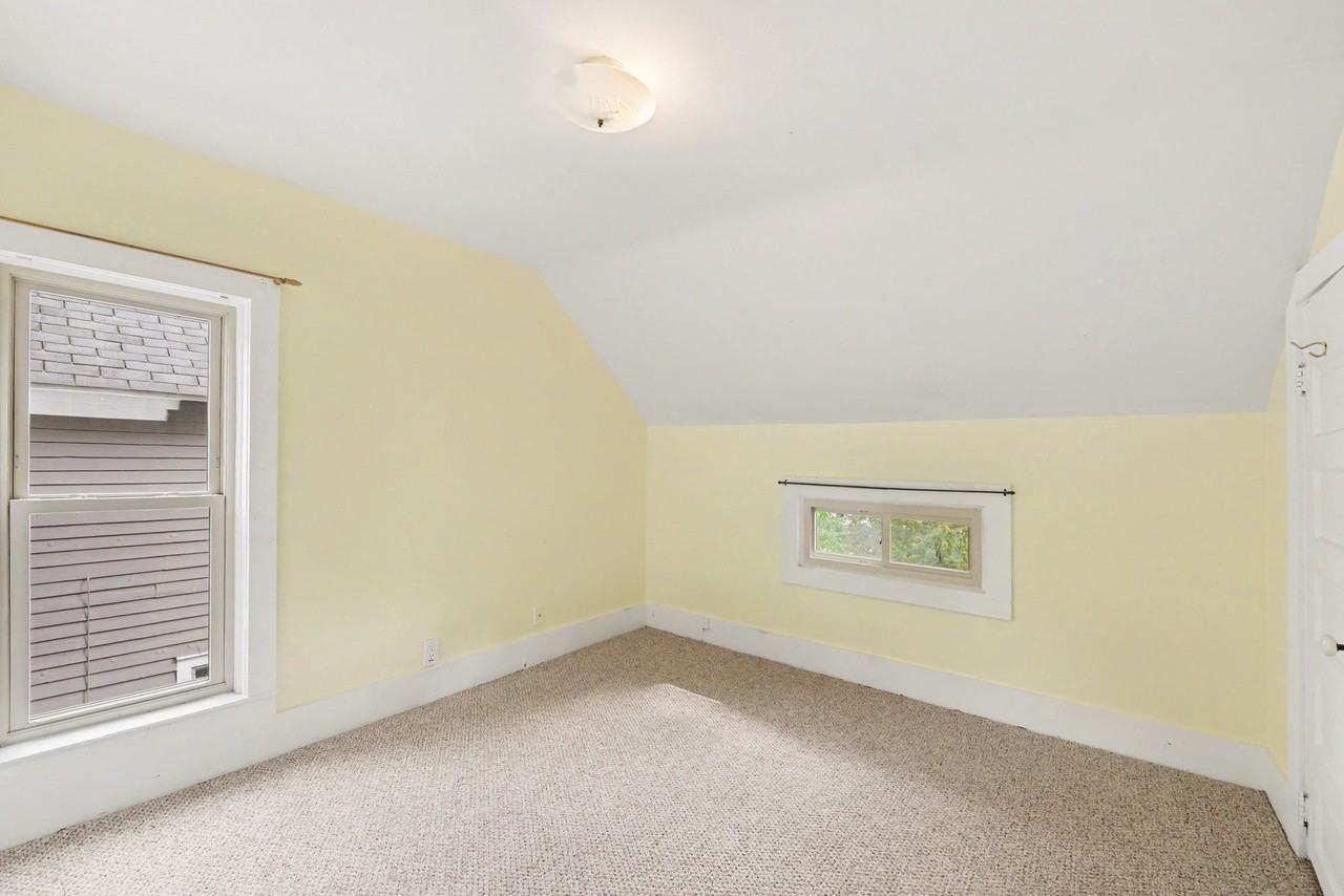 623 W 8th St #NA - Photo 2 of 16