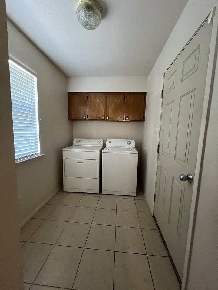 2040 Lisa Cir #NA - Photo 7 of 20
