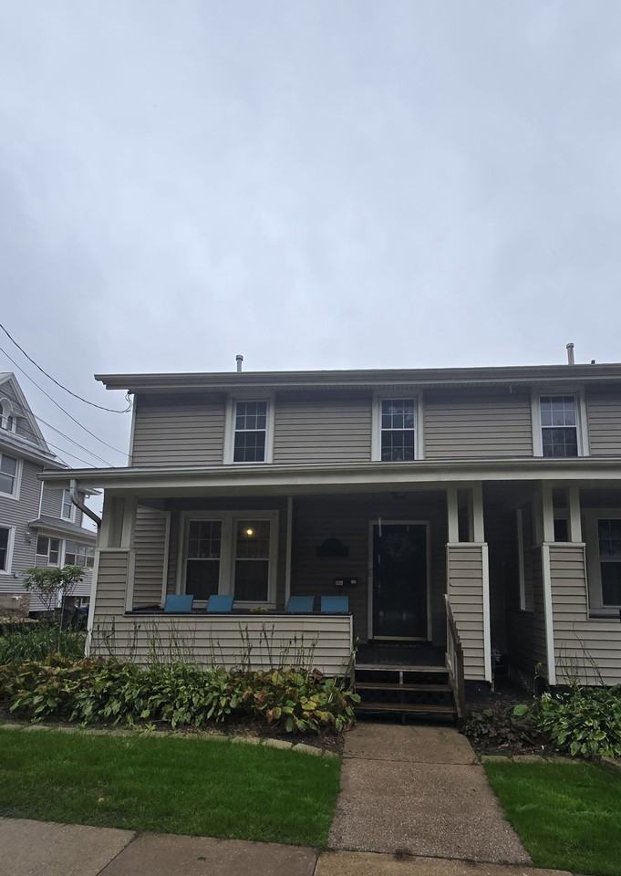613 E Burlington St #NA - Photo 7 of 7