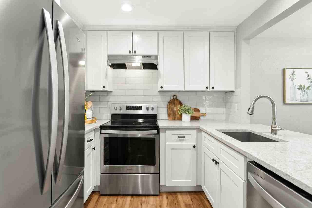 705 143rd Ave Ne #A2 - Photo 6 of 30