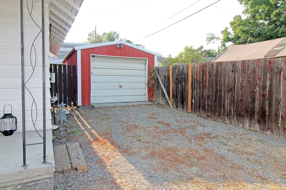 1811 N Morton St #NA - Photo 3 of 21
