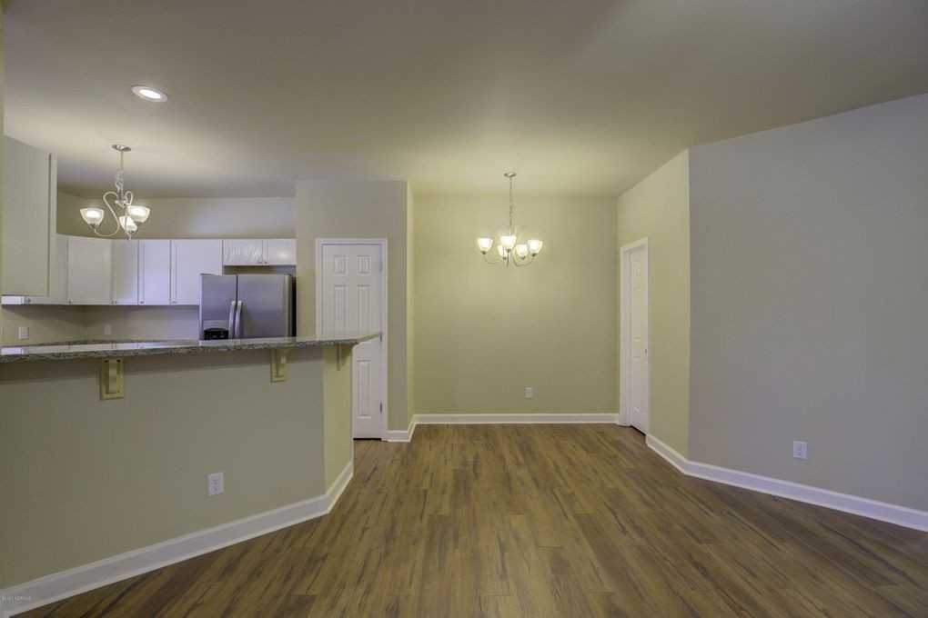 303 Cedar Island Trl #NA - Photo 7 of 27