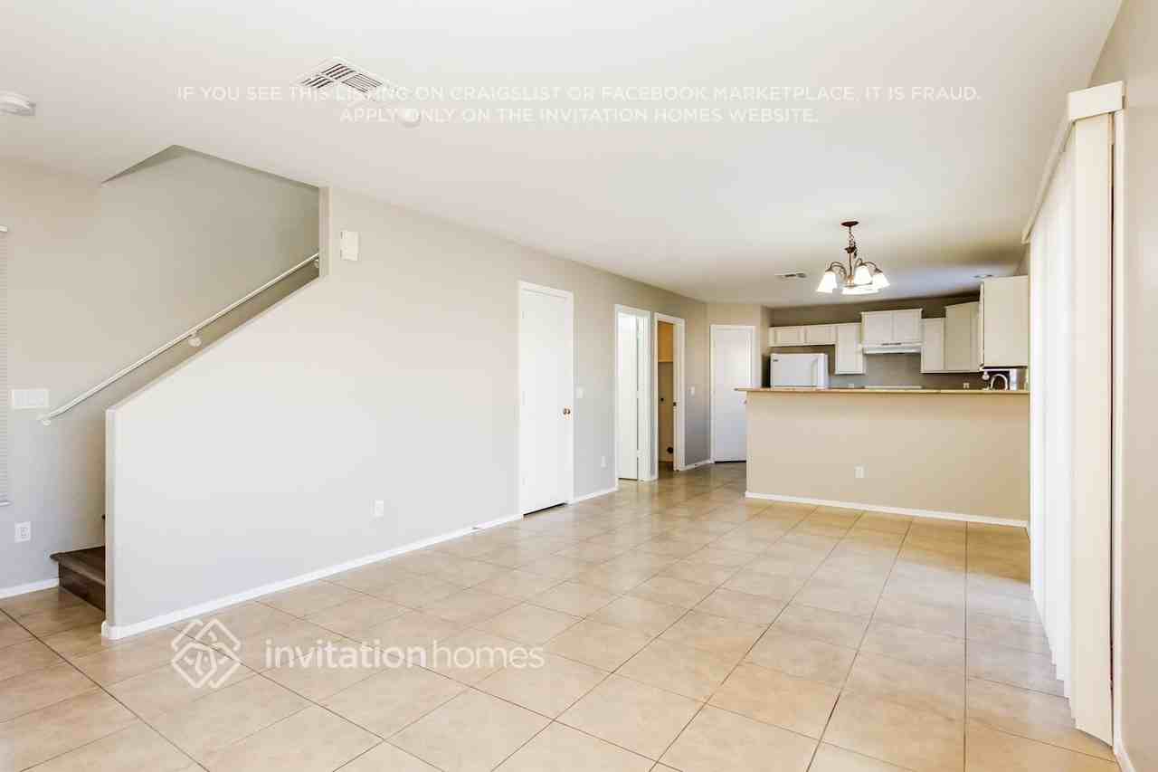 12406 W Bloomfield Rd - Photo 4 of 16