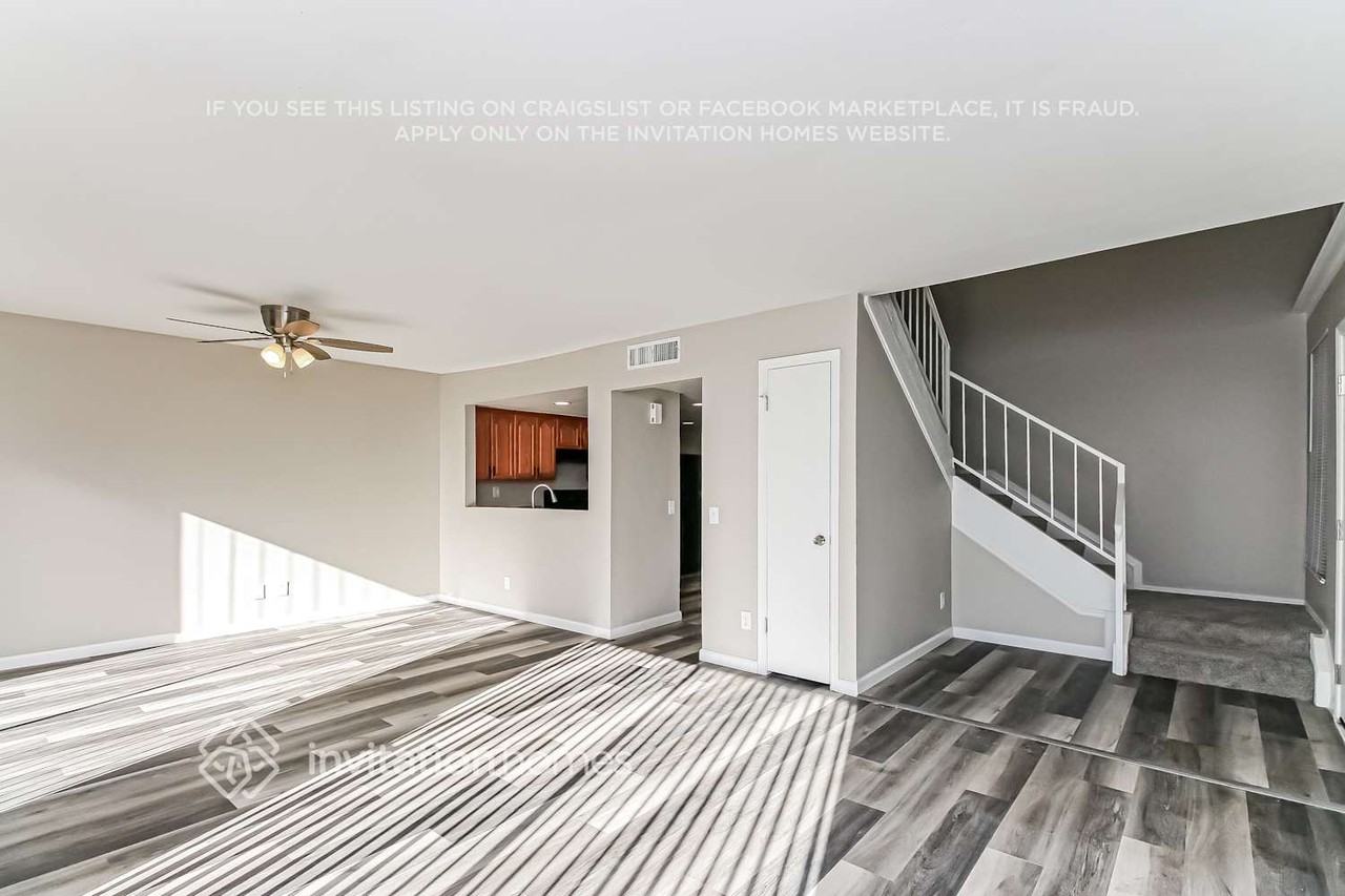 2717 W Estrella Dr - Photo 3 of 16