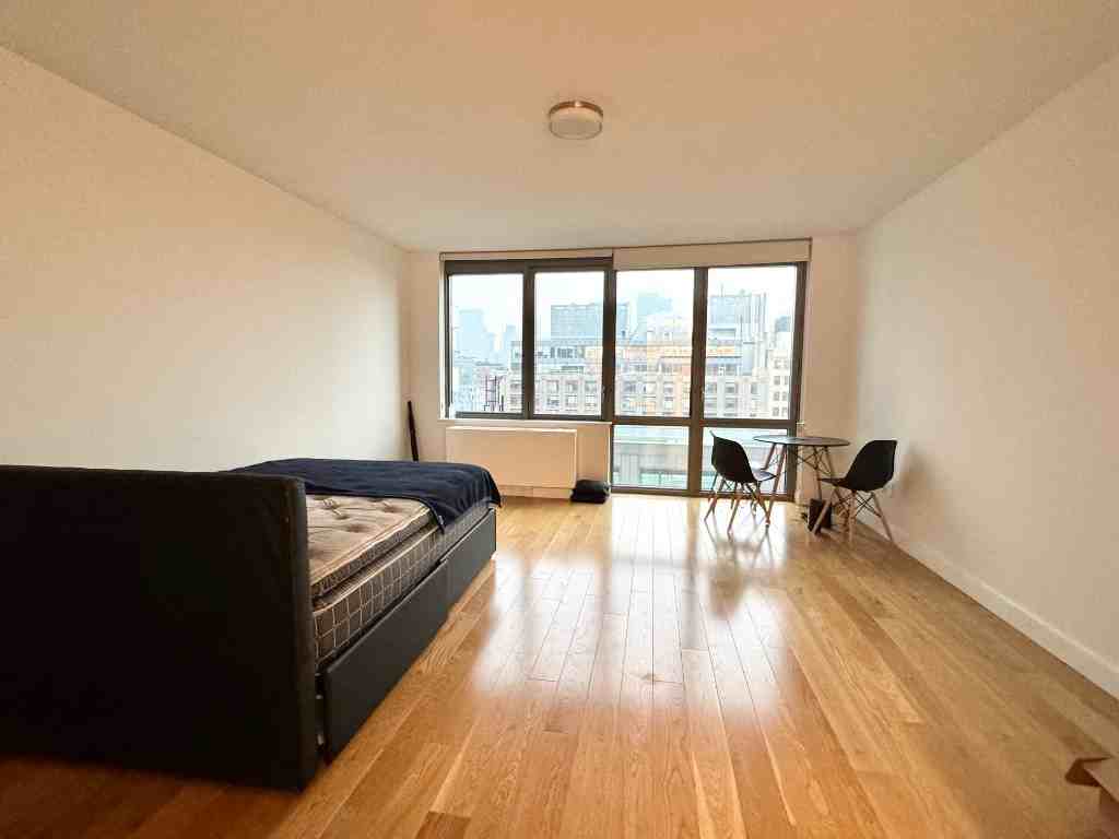 W 57th St #2119 - Photo 3 of 13