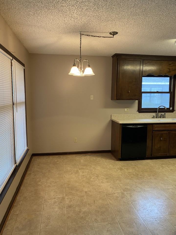 2017 Bradley Ave #1 - Photo 5 of 25