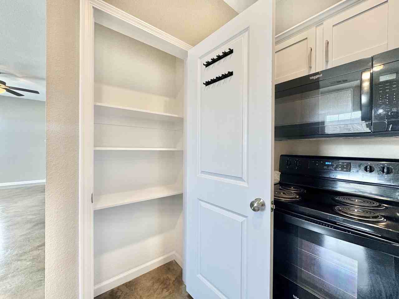 4301 Holcomb #392 - Photo 7 of 18