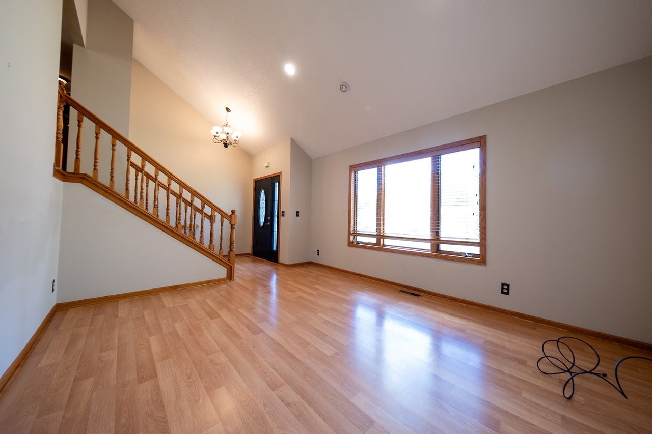 1654 Currie St N #1 - Photo 3 of 28
