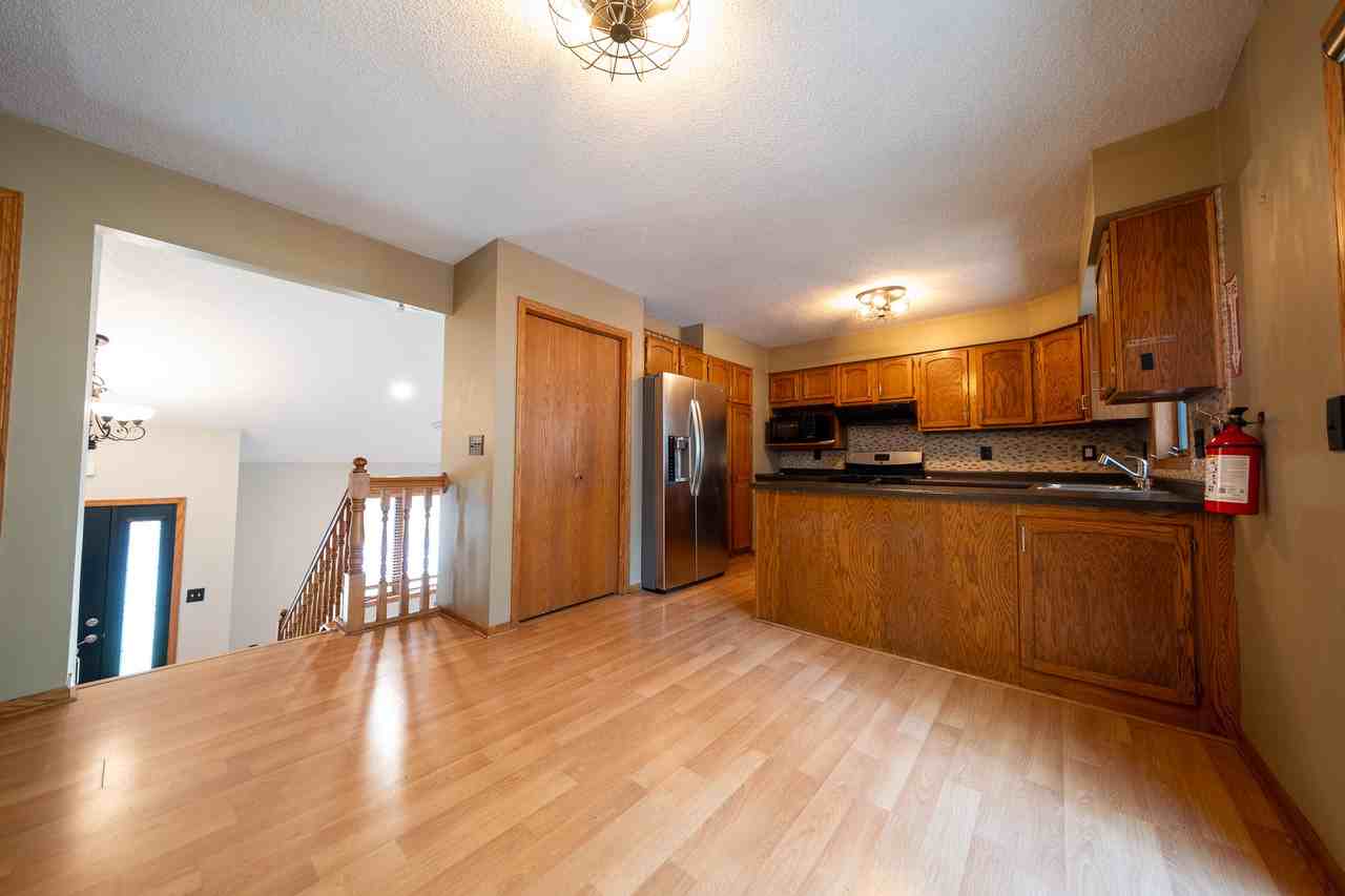 1654 Currie St N #1 - Photo 4 of 28