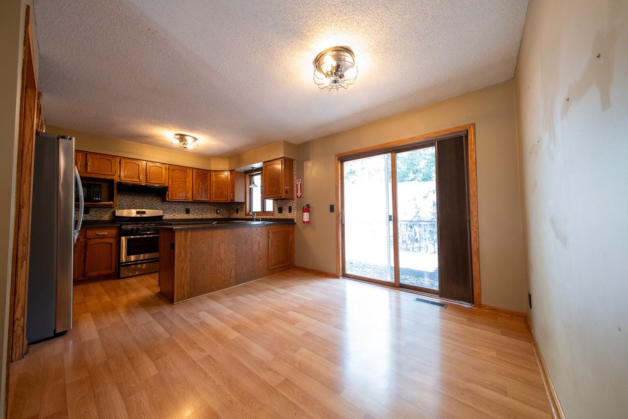 1654 Currie St N #1 - Photo 5 of 28