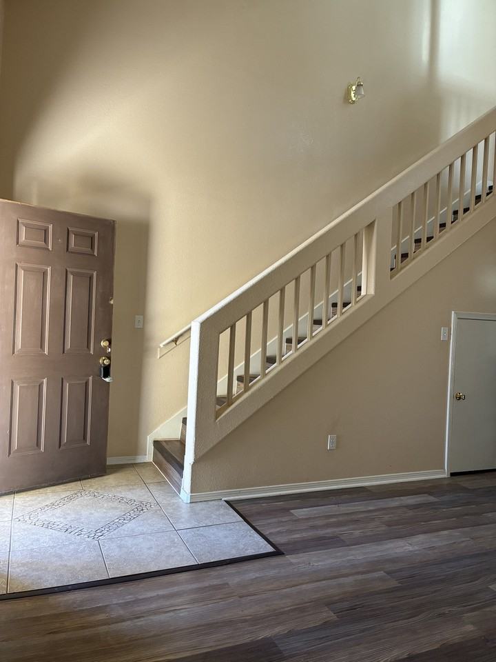 3718 Prairie Rose St #1 - Photo 4 of 26