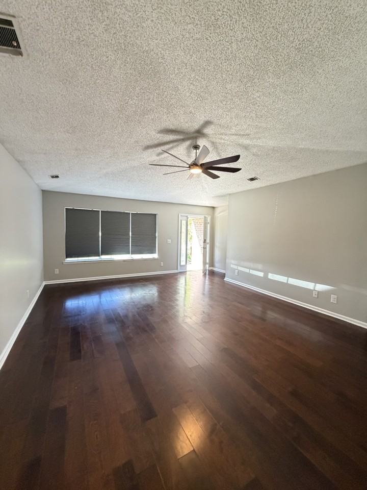 7 Mossy Ct #1 - Photo 4 of 28