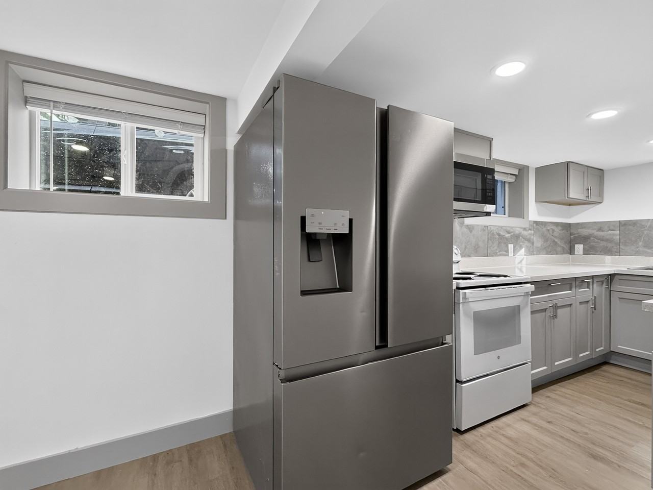4402 Woodlawn Ave N #3 - Photo 3 of 18