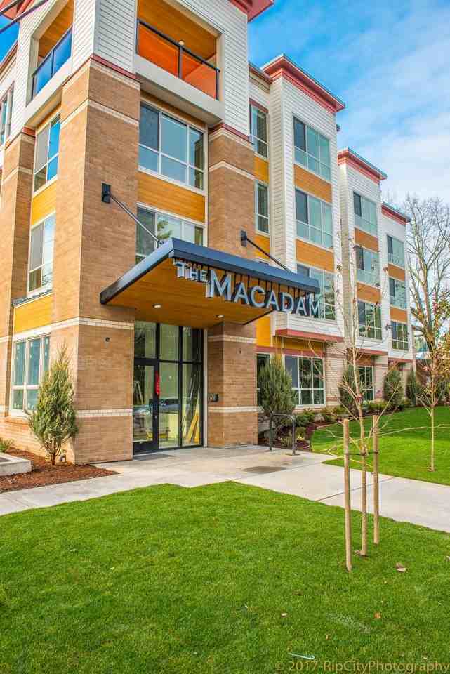 The Macadam - Photo 2 of 2