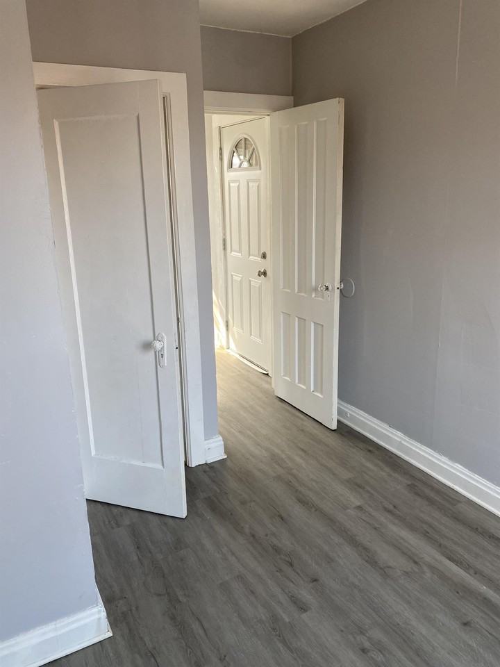 722 5th Ave #2R - Photo 3 of 9
