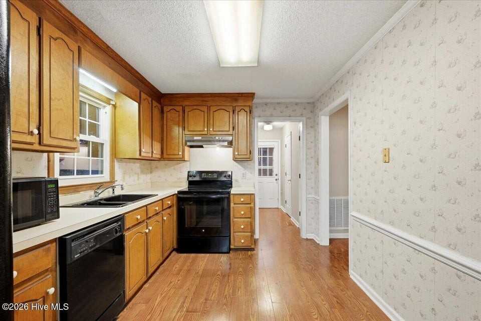 300 Trappers Wood Dr #1 - Photo 3 of 21