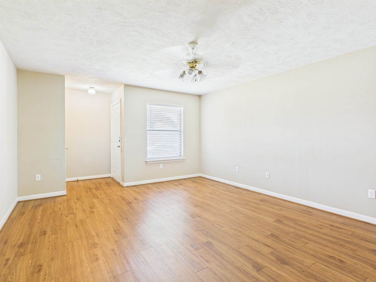 510 Corregidor Dr #1 - Photo 5 of 39