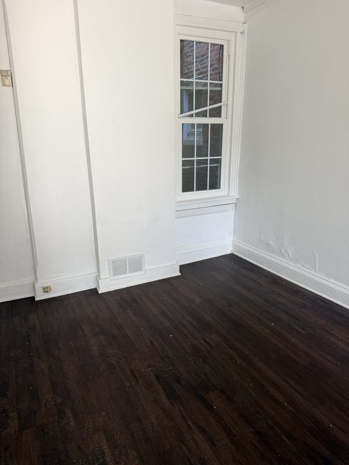 843 N Spruce St #1 - Photo 3 of 10