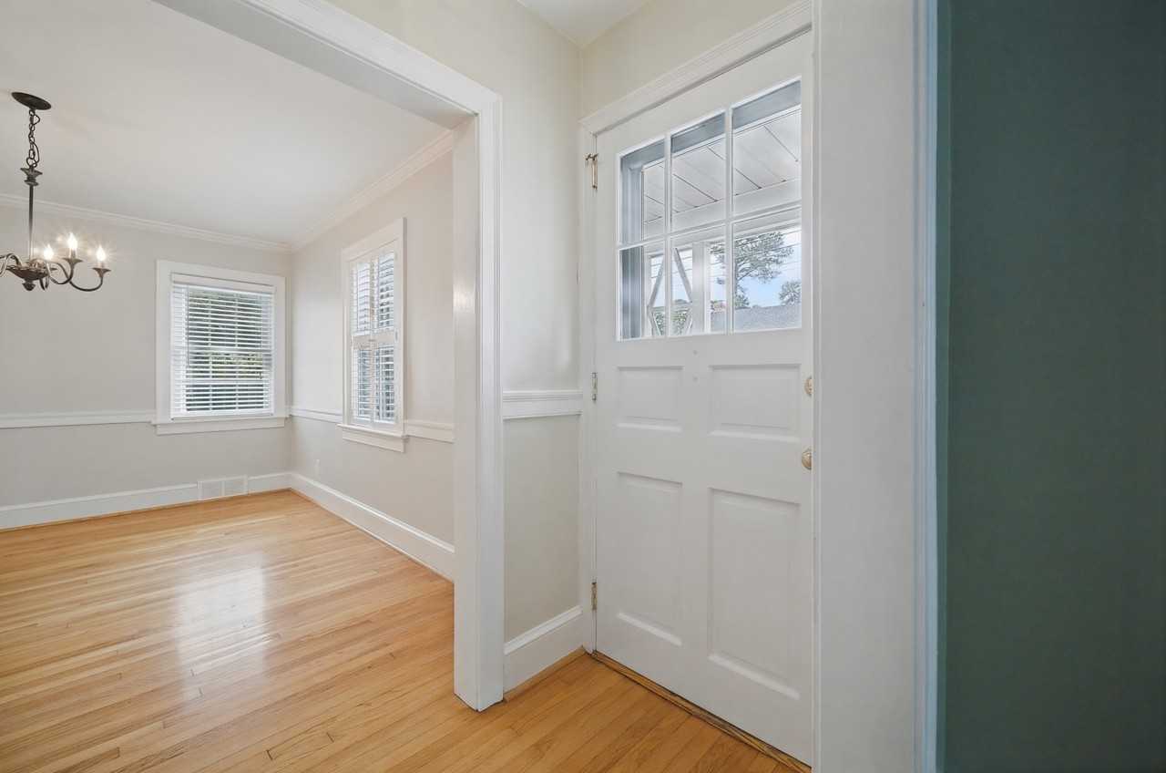 1411 Buckingham Ave #1 - Photo 5 of 32