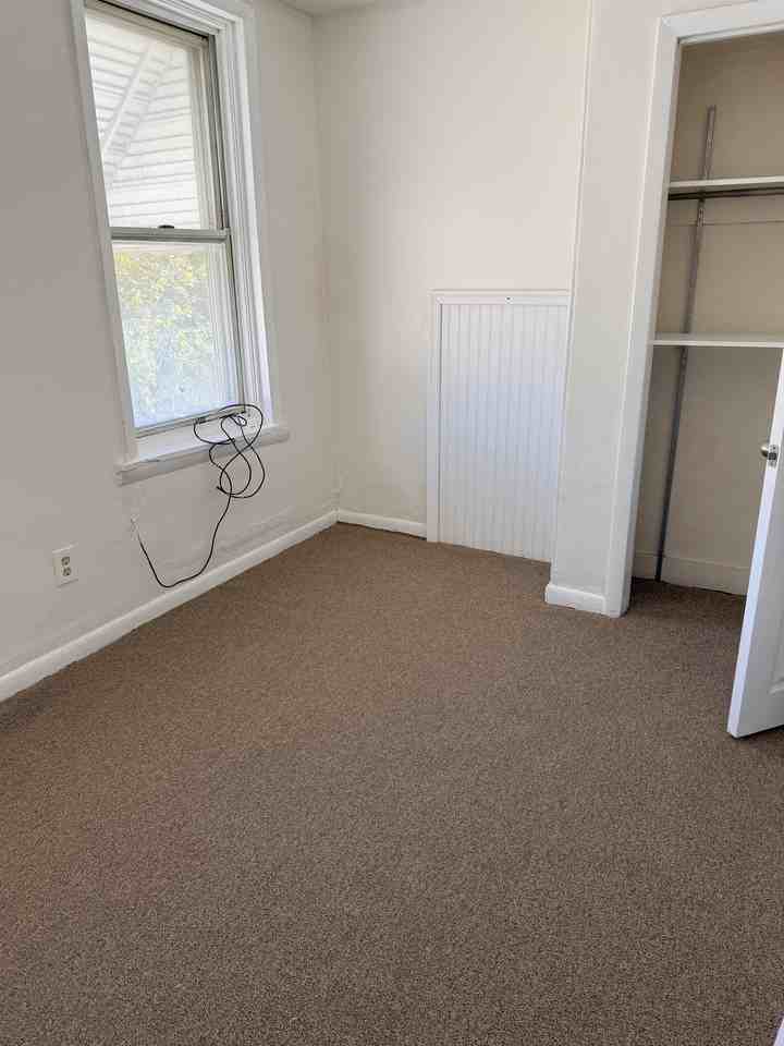 904 Anchorage St #1 - Photo 6 of 9