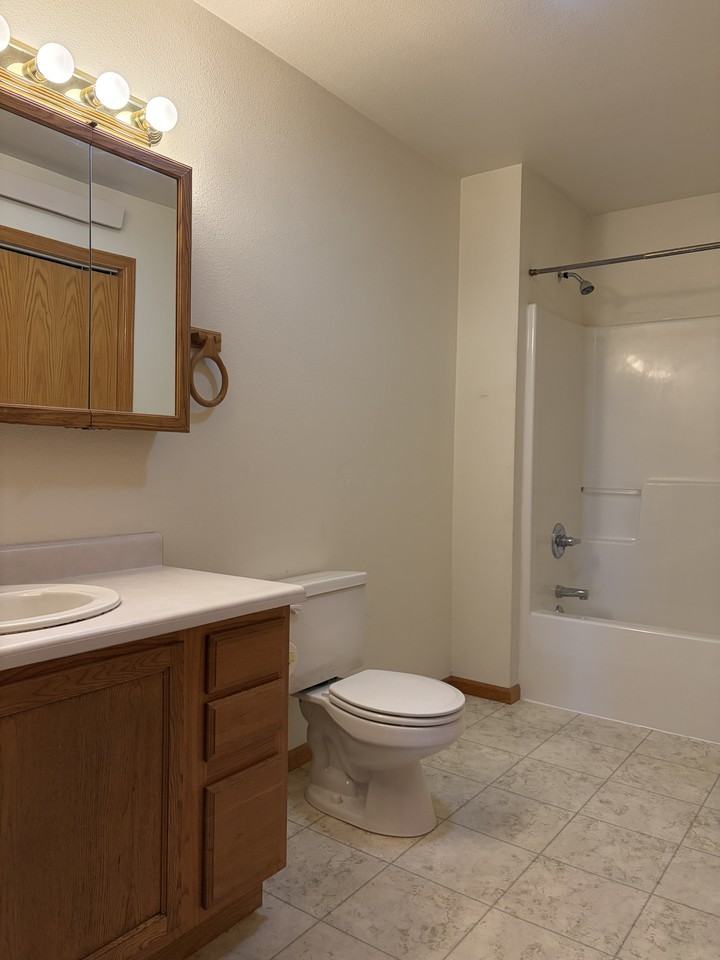 1435 Thaxton Ct #A - Photo 7 of 9