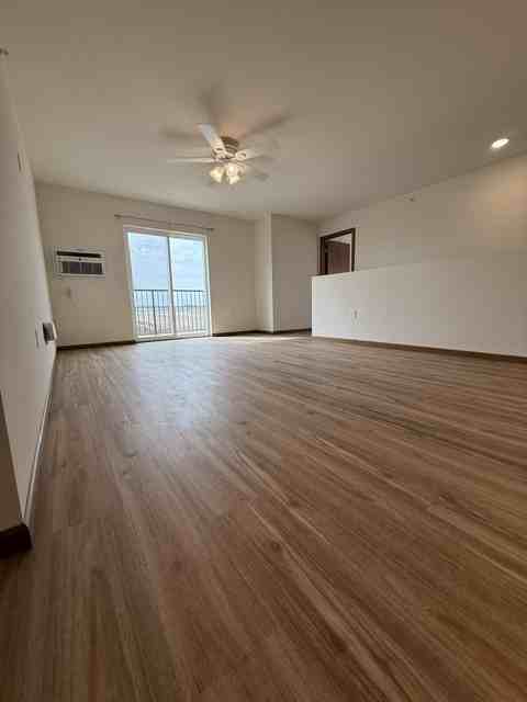 1356 Bayberry Ln #112UG - Photo 3 of 10