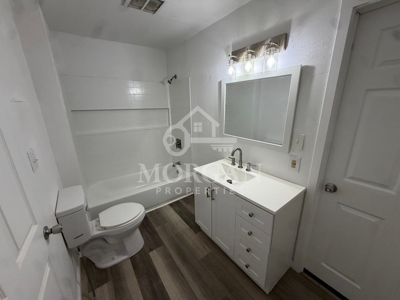 2727 Chase St #1 - Photo 5 of 9