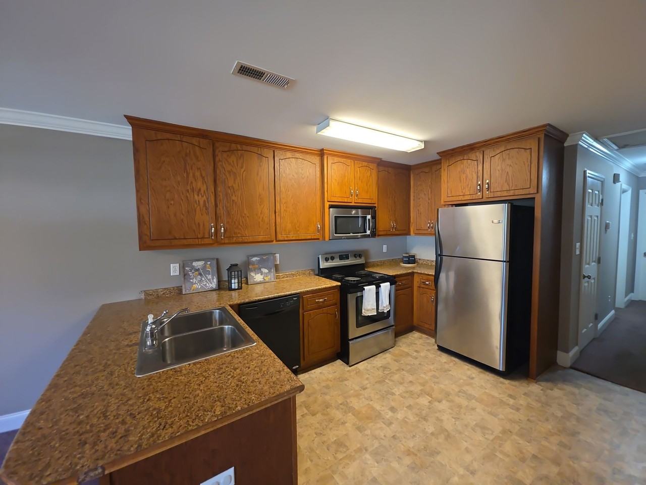 136 Riverside Dr #B - Photo 4 of 10