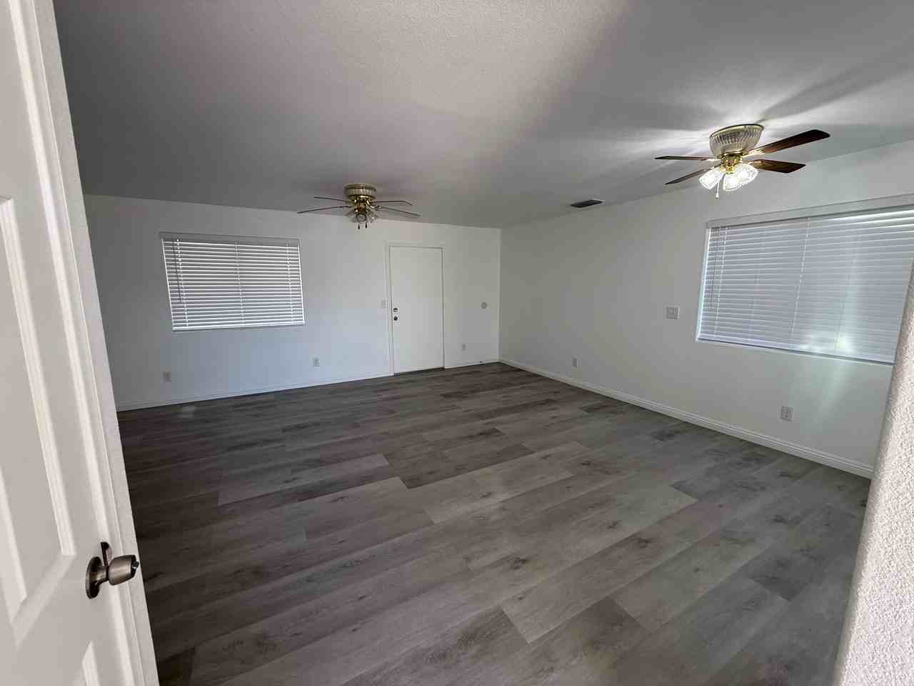 24958 Paseo Robles #1 - Photo 3 of 10