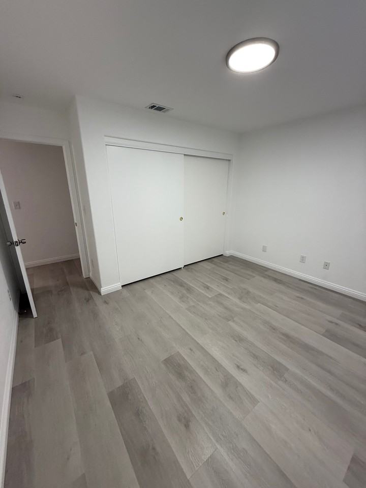 24958 Paseo Robles #1 - Photo 5 of 10