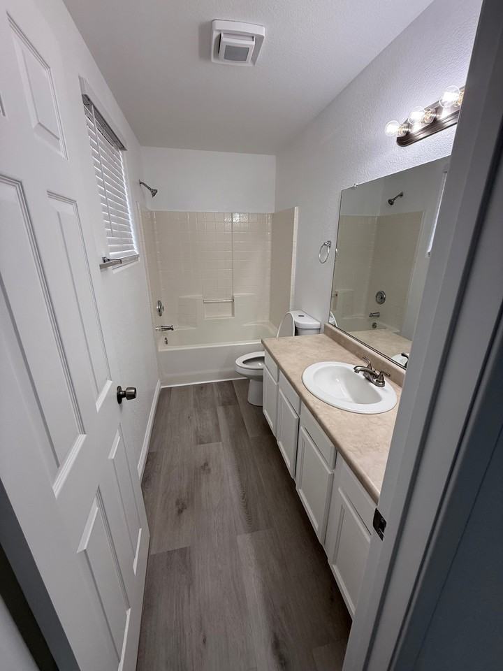 24958 Paseo Robles #1 - Photo 6 of 10